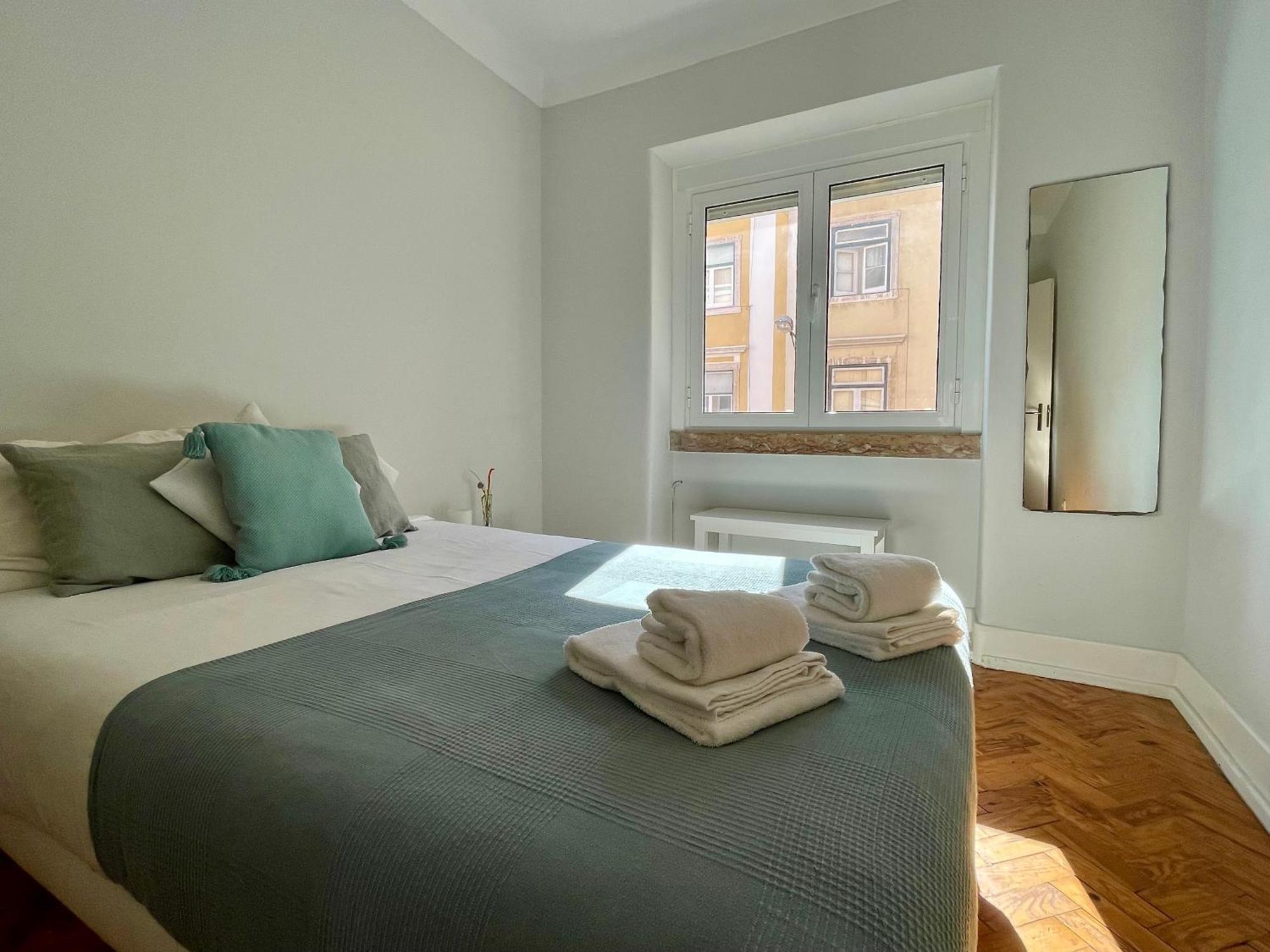 Retreat By The River, By Timecooler Apartment Lisbon